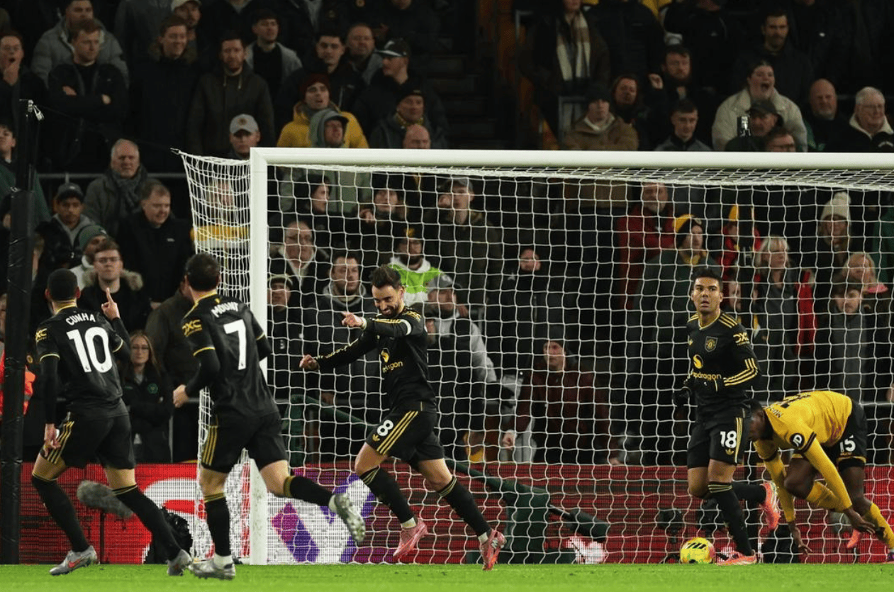 乐鱼官网-曼联客场惨败，遭受欧冠资格威胁