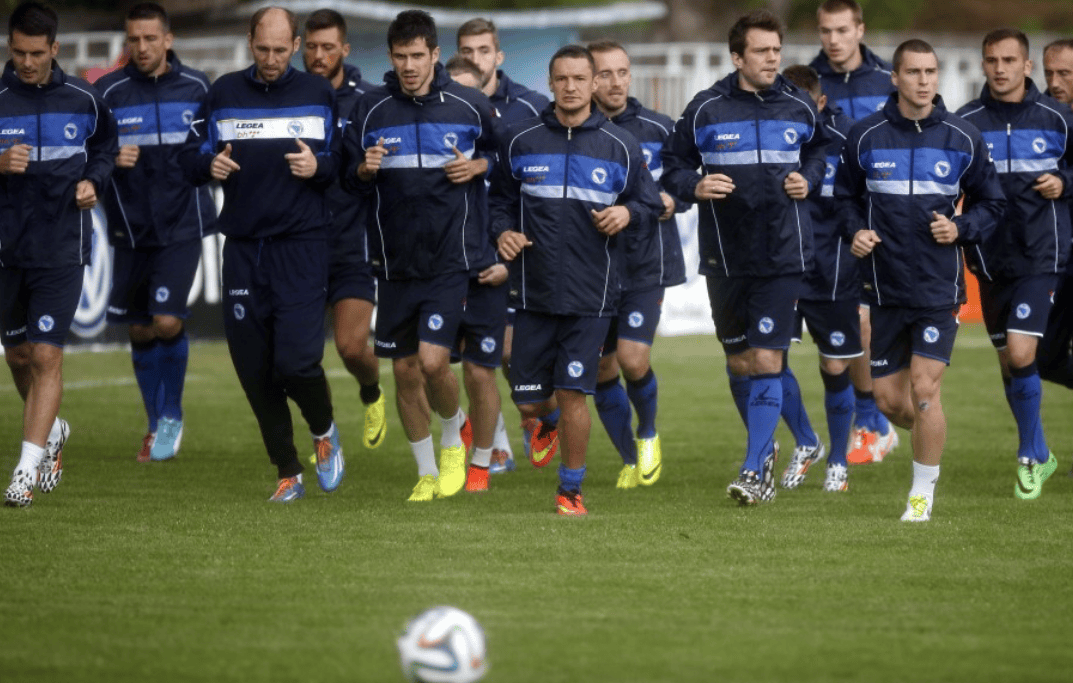 包含奥地利国家队赢得重要胜利，奥地利球员激情庆祝的词条